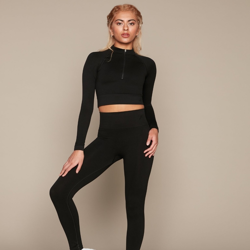 The Aster Crop - Black